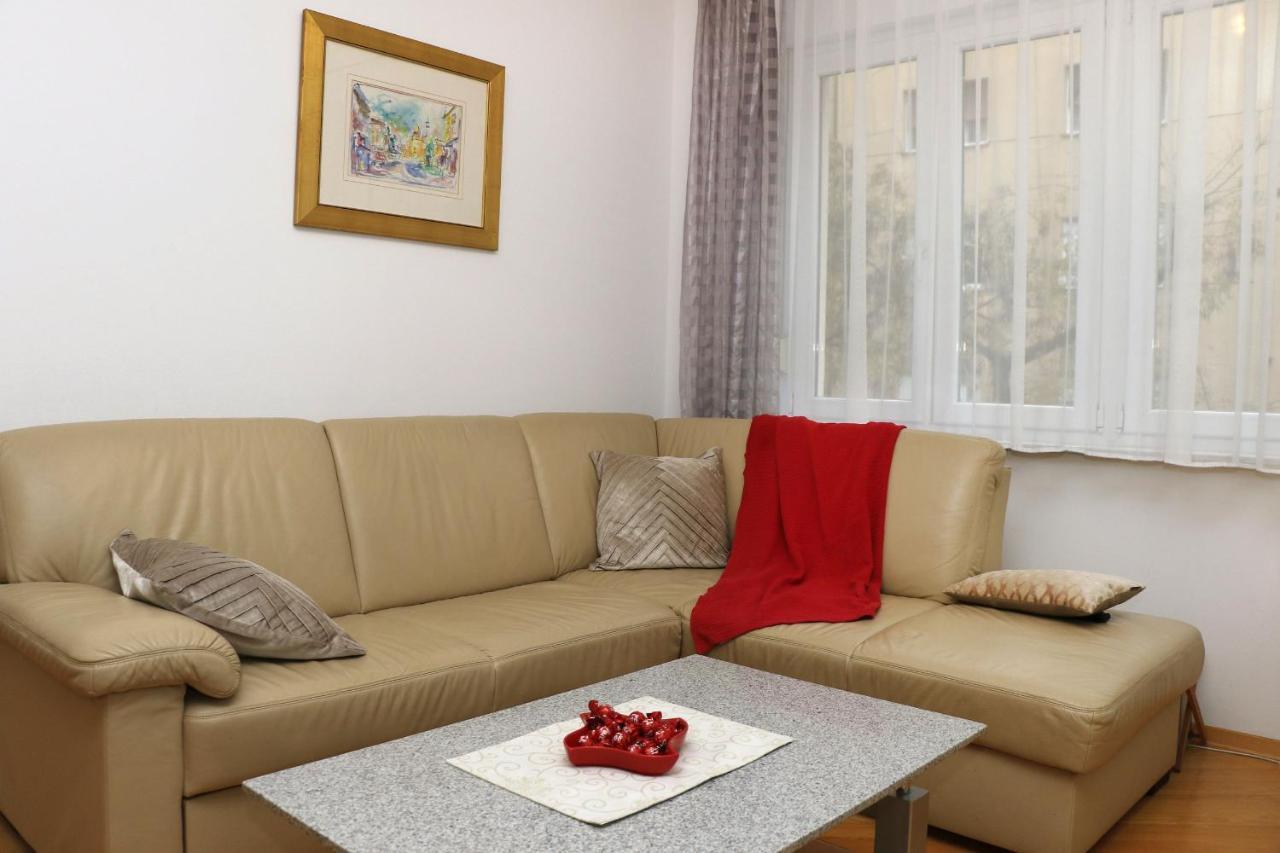Apartment Elena 1, Zagreb City With Garage Exterior photo